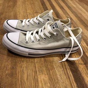 Converse chuck taylor low top sneakers unworn gray